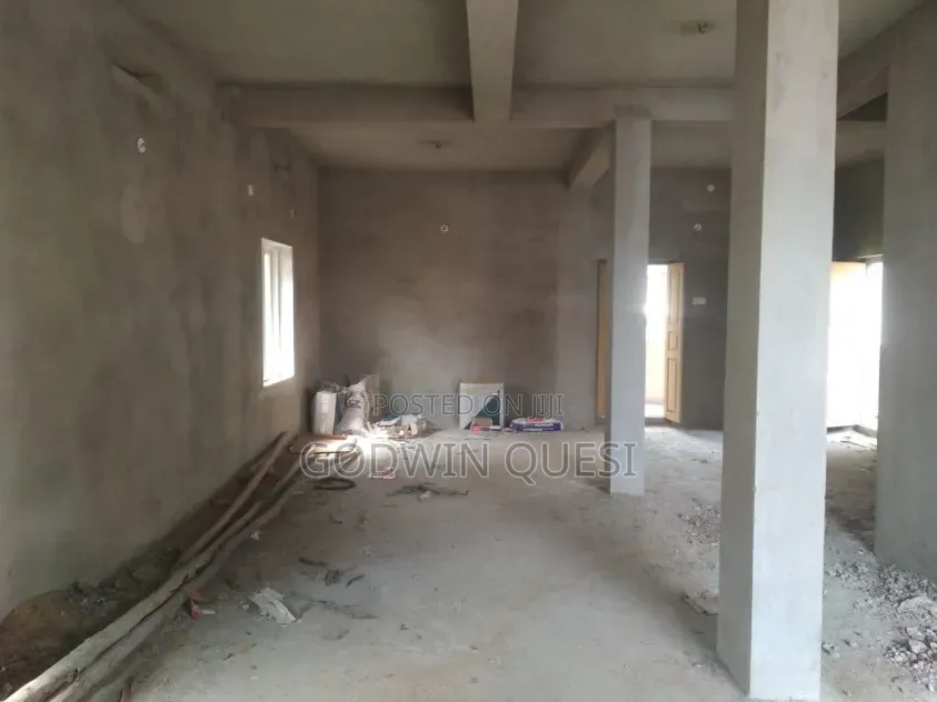6bdrm House in Nsawam Adoagyiri Municipal for sale
