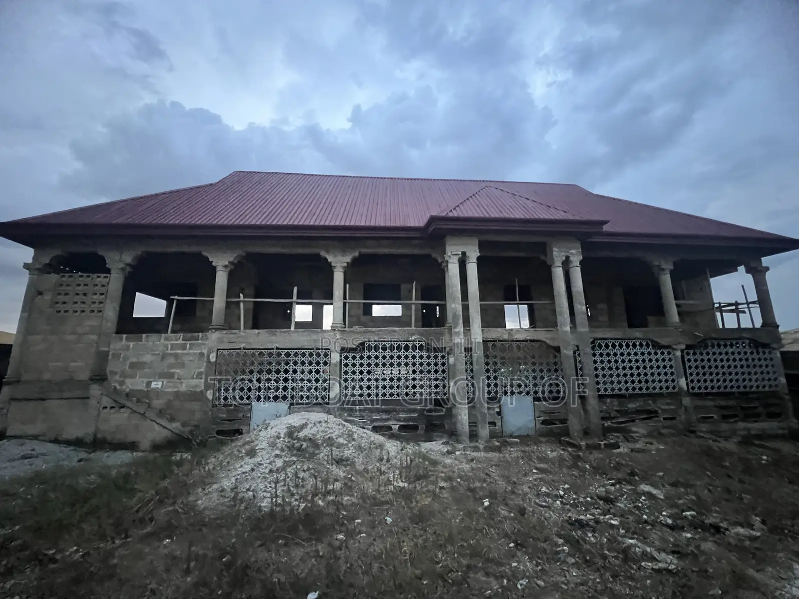 8bdrm House in Top Boat Group Of, Kumasi Metropolitan for sale