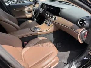 Mercedes-Benz E300 2022 Black