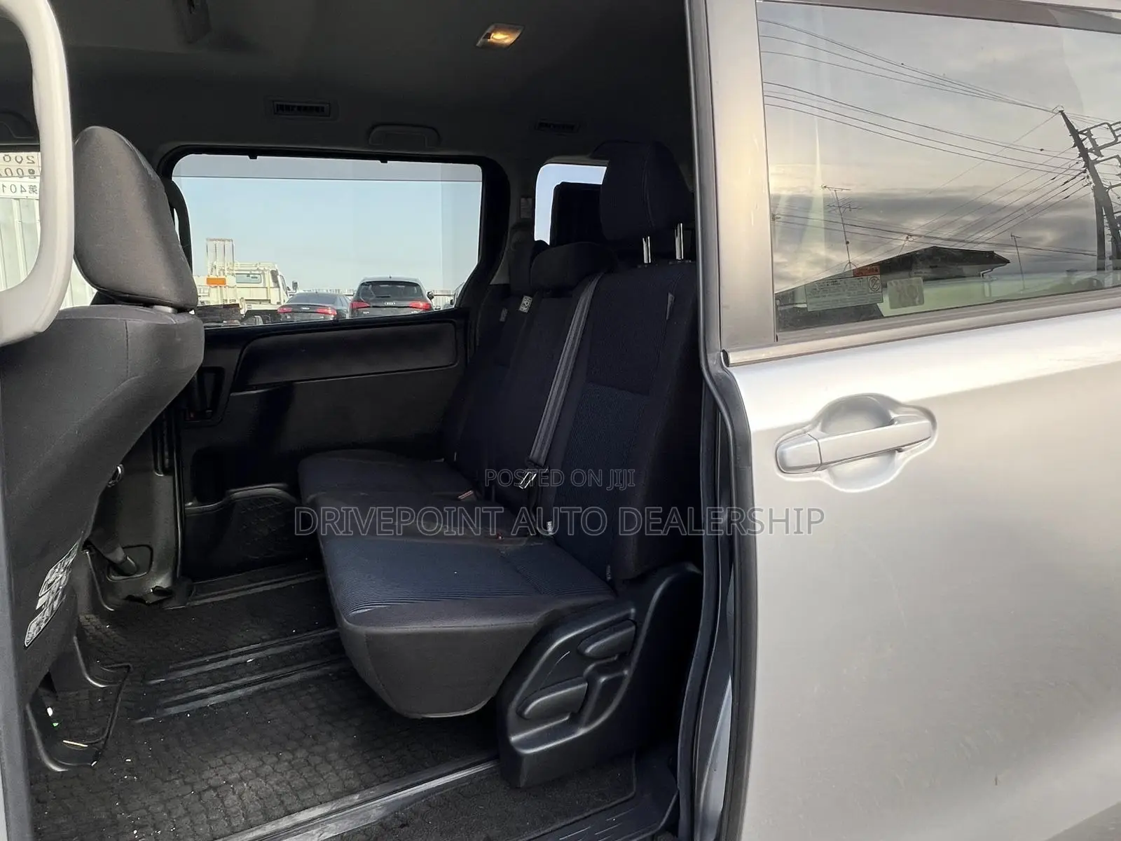 Toyota Voxy 2016 Silver