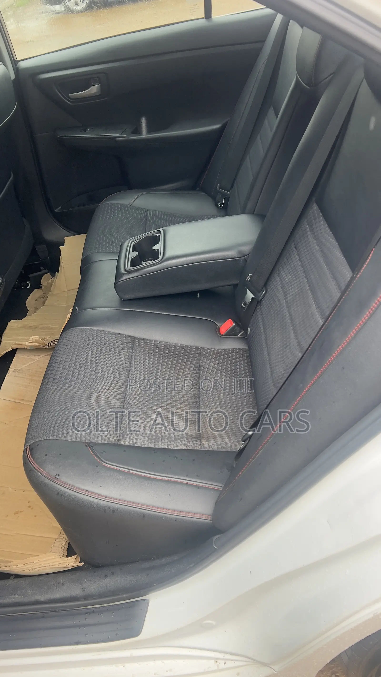 Toyota Camry SE 4dr Sedan (2.5L 4cyl 6A) 2015 White