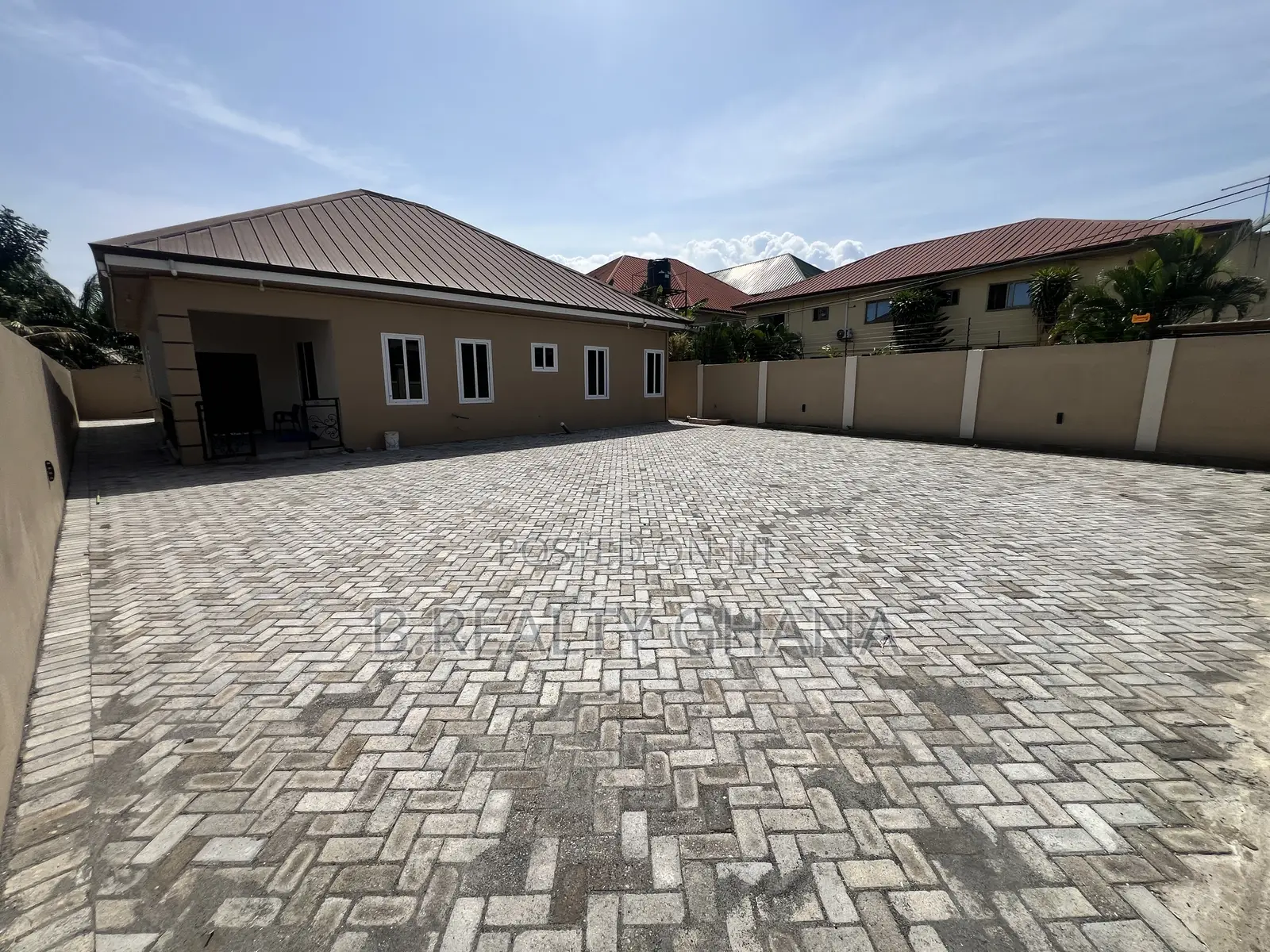 3bdrm House in Green Hotel Stretch, Spintex for rent