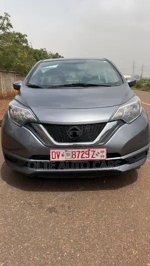 Nissan Versa 1.6 SV 2019 Gray