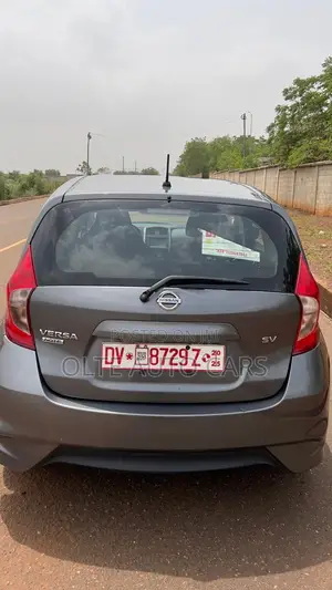 Nissan Versa 1.6 SV 2019 Gray