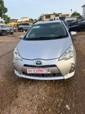 Toyota Aqua 2012 Silver
