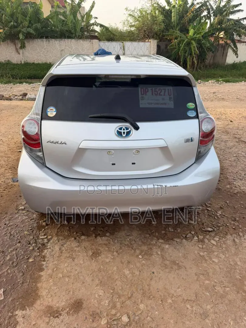 Toyota Aqua 2012 Silver