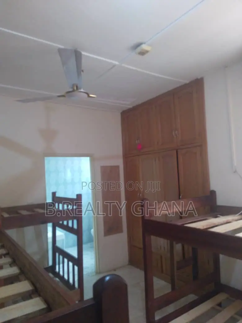 5bdrm House in Grada Estate, Spintex for rent