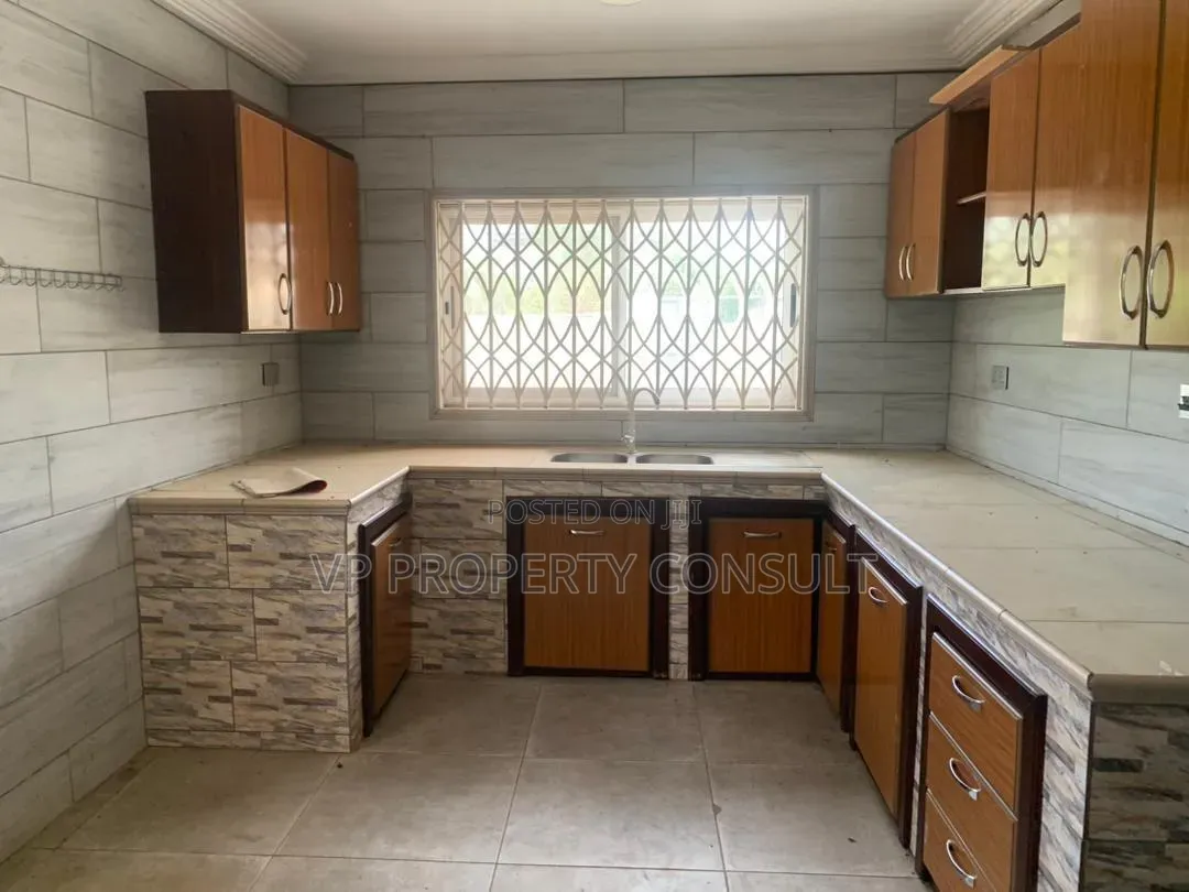 3bdrm House in Oyarifa Mall Area for sale