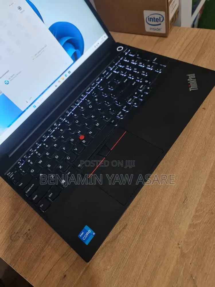 New Laptop Lenovo ThinkPad E15 8GB Intel Core i5 SSD 256GB