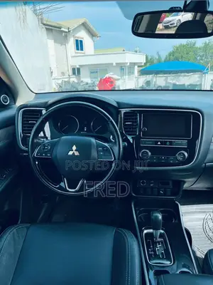 Mitsubishi Outlander SEL AWC 2019 Silver