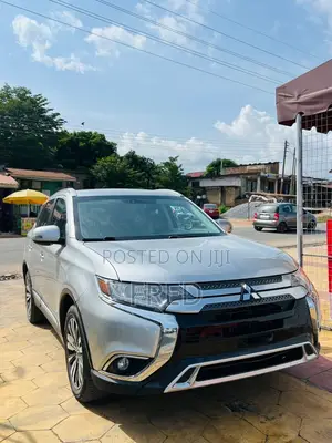 Mitsubishi Outlander SEL AWC 2019 Silver