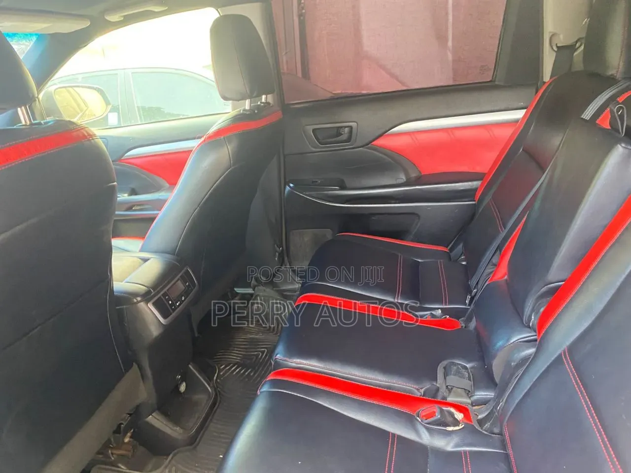 Toyota Highlander XLE 4x4 V6 (3.5L 6cyl 8A) 2018 Black
