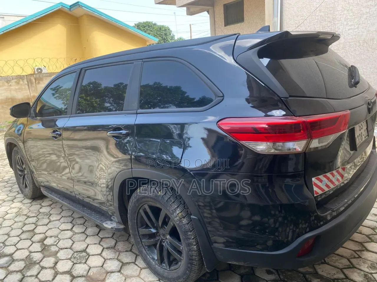 Toyota Highlander XLE 4x4 V6 (3.5L 6cyl 8A) 2018 Black