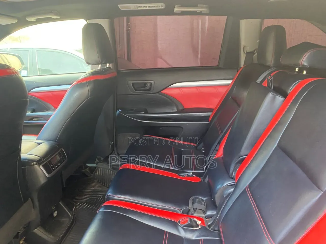 Toyota Highlander XLE 4x4 V6 (3.5L 6cyl 8A) 2018 Black