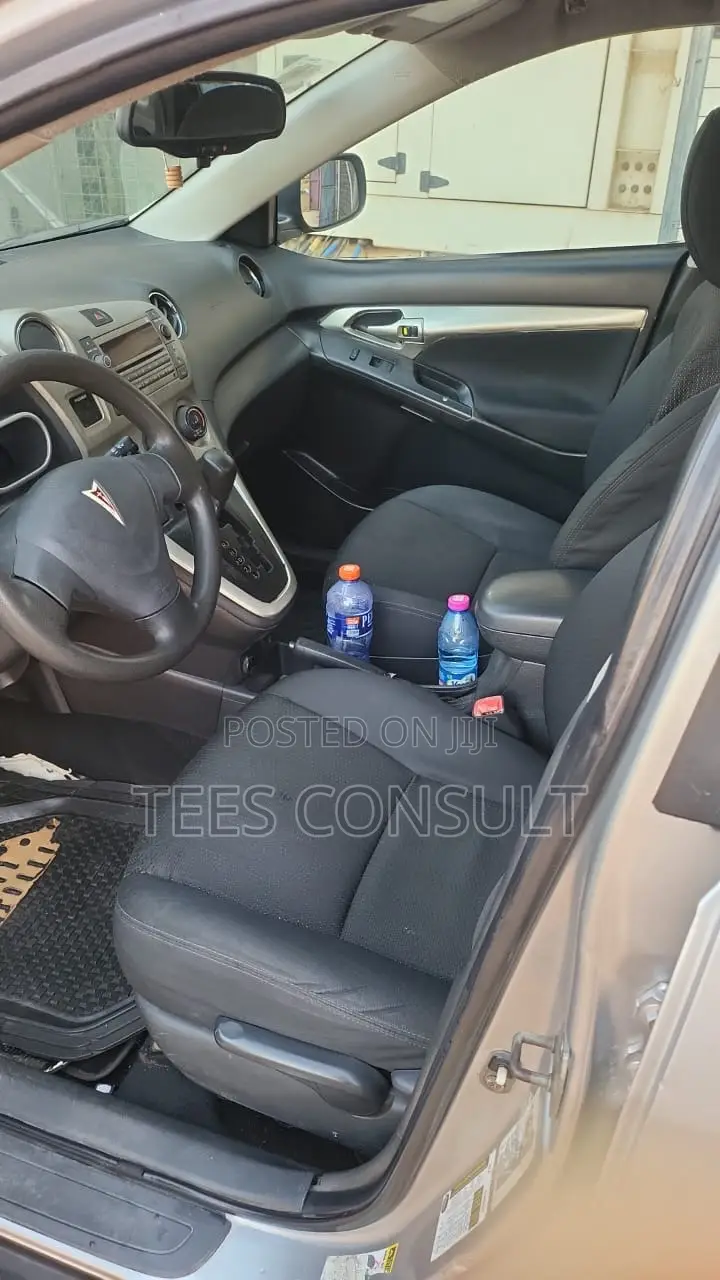Pontiac Vibe 2010 Gray