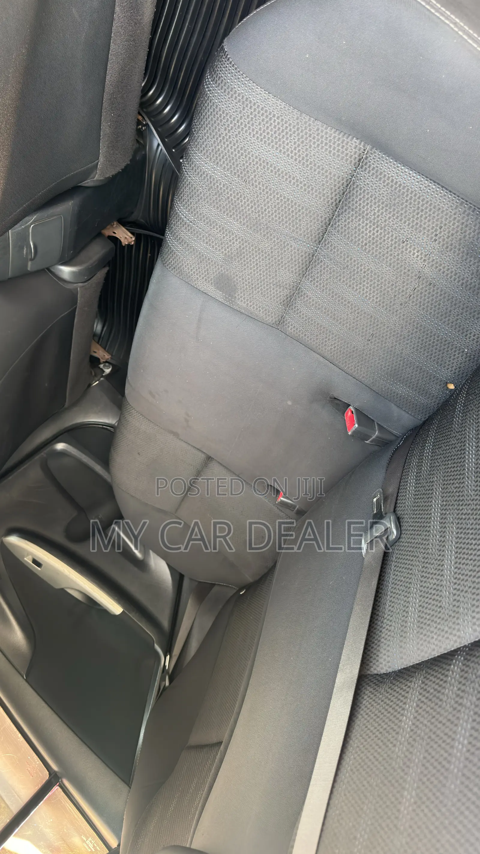 Toyota Corolla LE Special Edition 4dr Sedan (1.8L 4cyl 4A) 2013 Silver