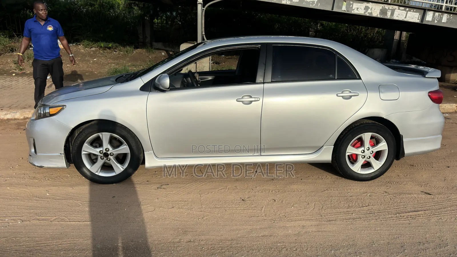 Toyota Corolla LE Special Edition 4dr Sedan (1.8L 4cyl 4A) 2013 Silver