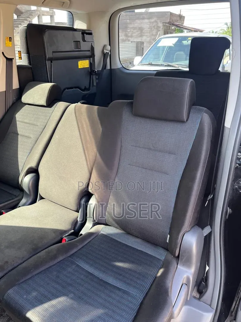 Toyota Voxy 2011 Black