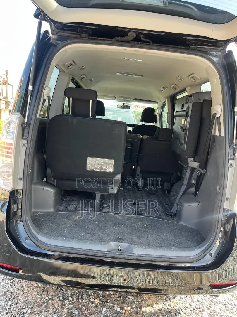 Toyota Voxy 2011 Black