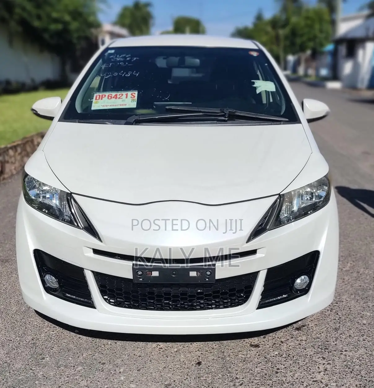 Toyota Vitz 2015 White