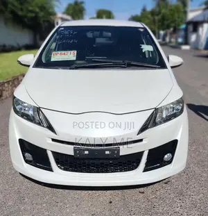 Toyota Vitz 2015 White