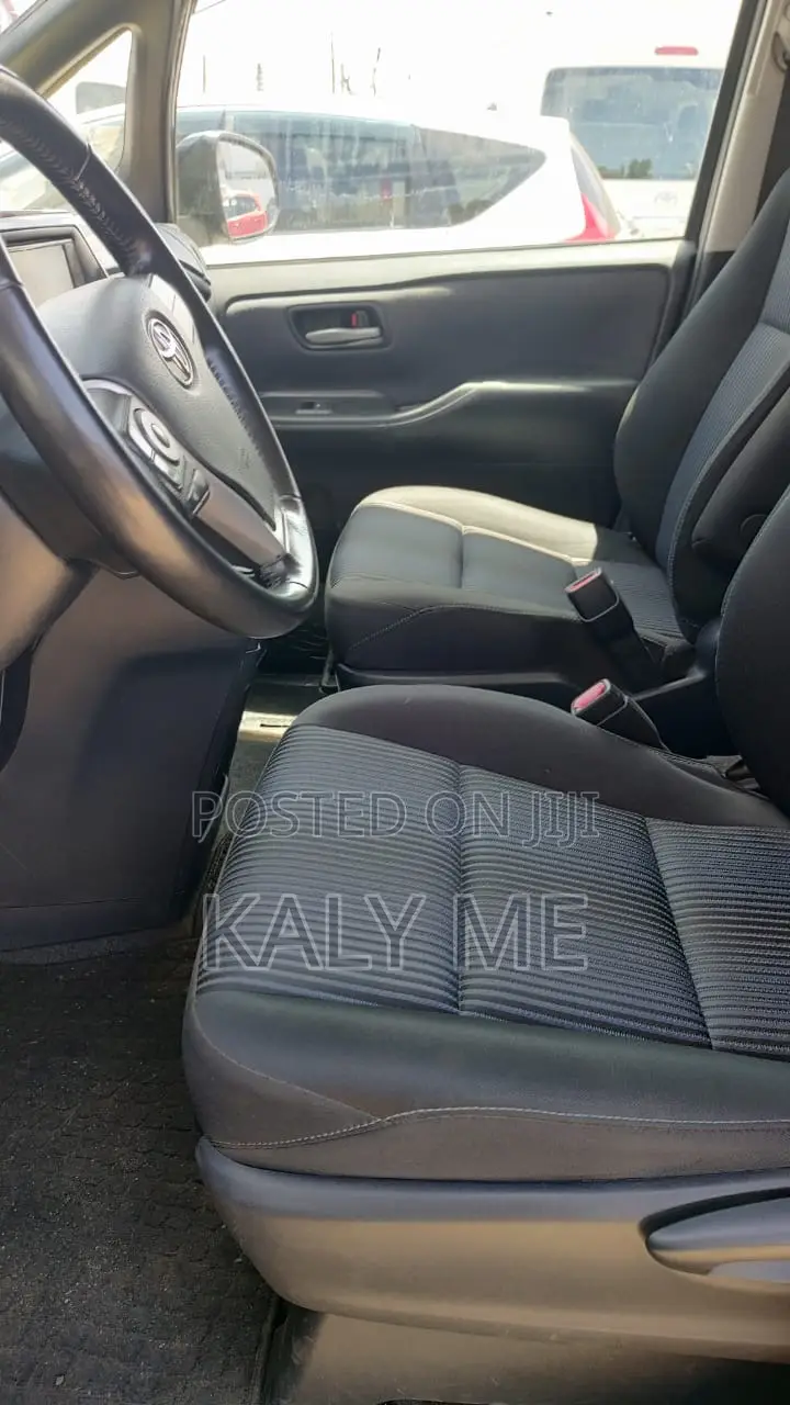 Toyota Voxy SV Premium 2014 Black