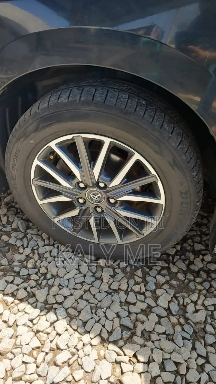 Toyota Voxy SV Premium 2014 Black