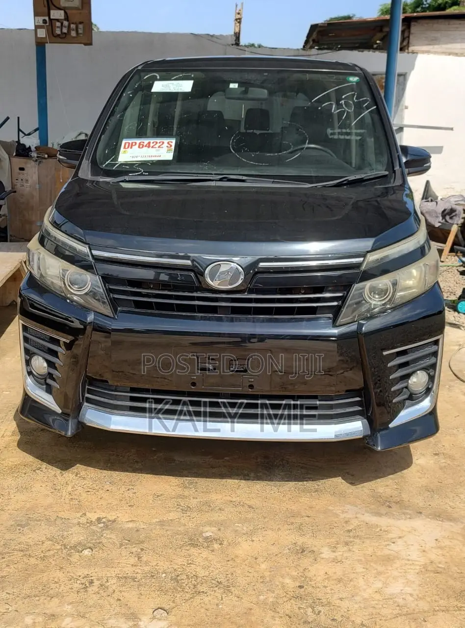 Toyota Voxy SV Premium 2014 Black