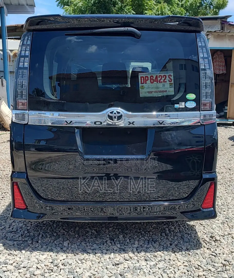 Toyota Voxy SV Premium 2014 Black