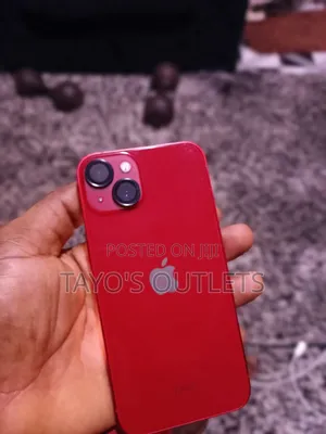 Apple iPhone 13 128 GB Red