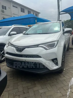 Toyota RAV4 LE AWD 2019 White