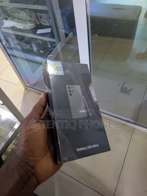 New Samsung Galaxy S24 Ultra 256 GB Gold