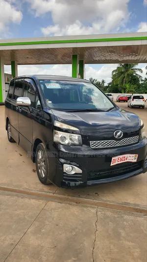 Toyota Voxy 2013 Black