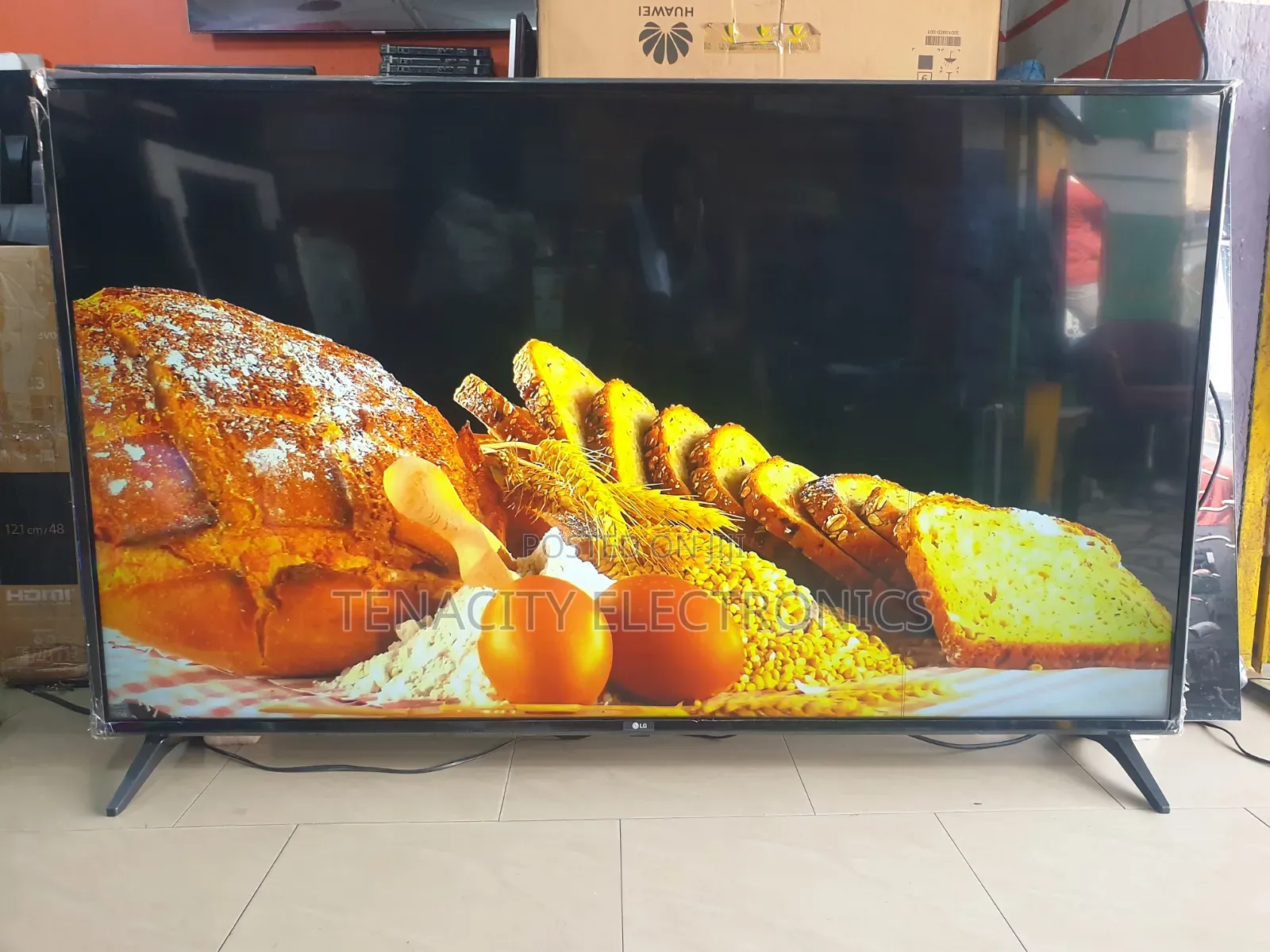 65"Lg Uhd HDR Smart Satellite Tv