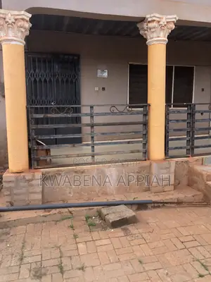 3bdrm House in Mark Estate At, Kumasi Metropolitan for sale