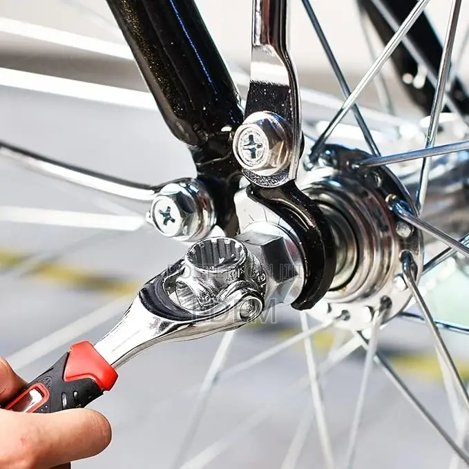 8 in 1 Universal Socket Wrench