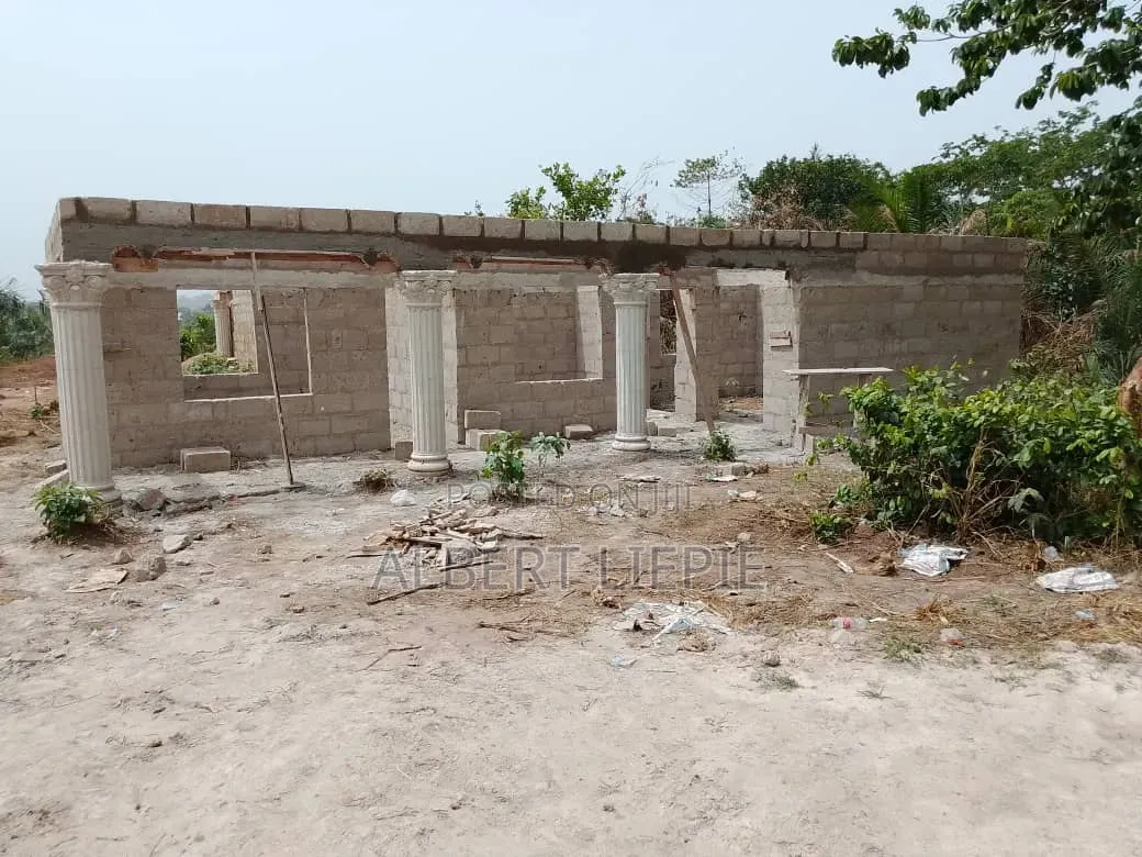 3bdrm Apartment in Offinso North for Sale