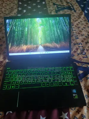 Laptop HP Pavilion 15-cs3063cl 8GB Intel Core i5 HDD+SSD 256GB