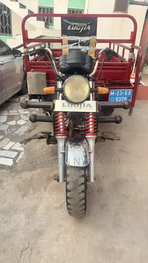 Tricycle 2023 Red
