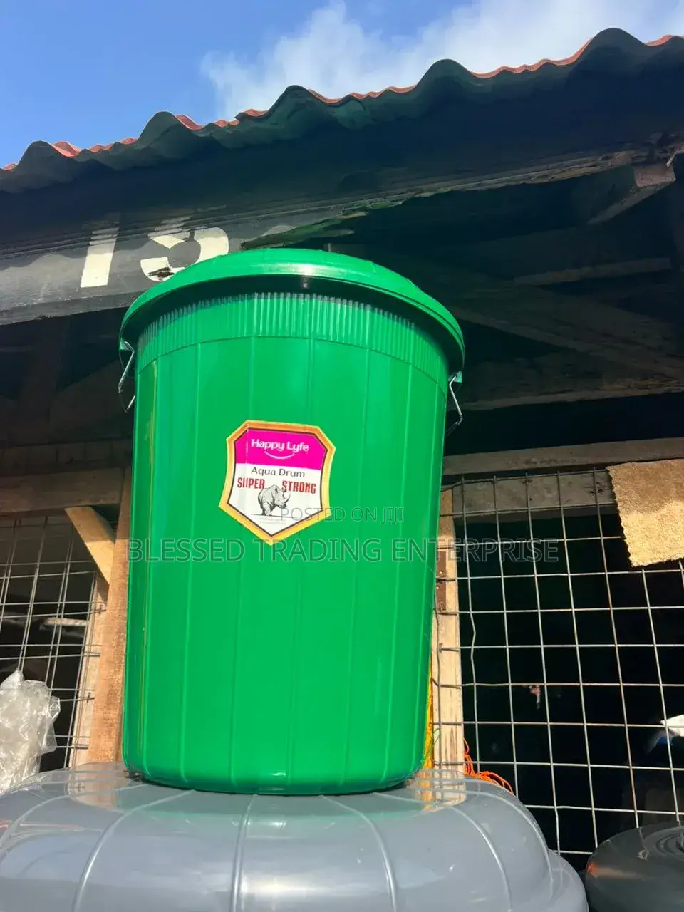 Small Size Veronica Buckets and Barrel Container