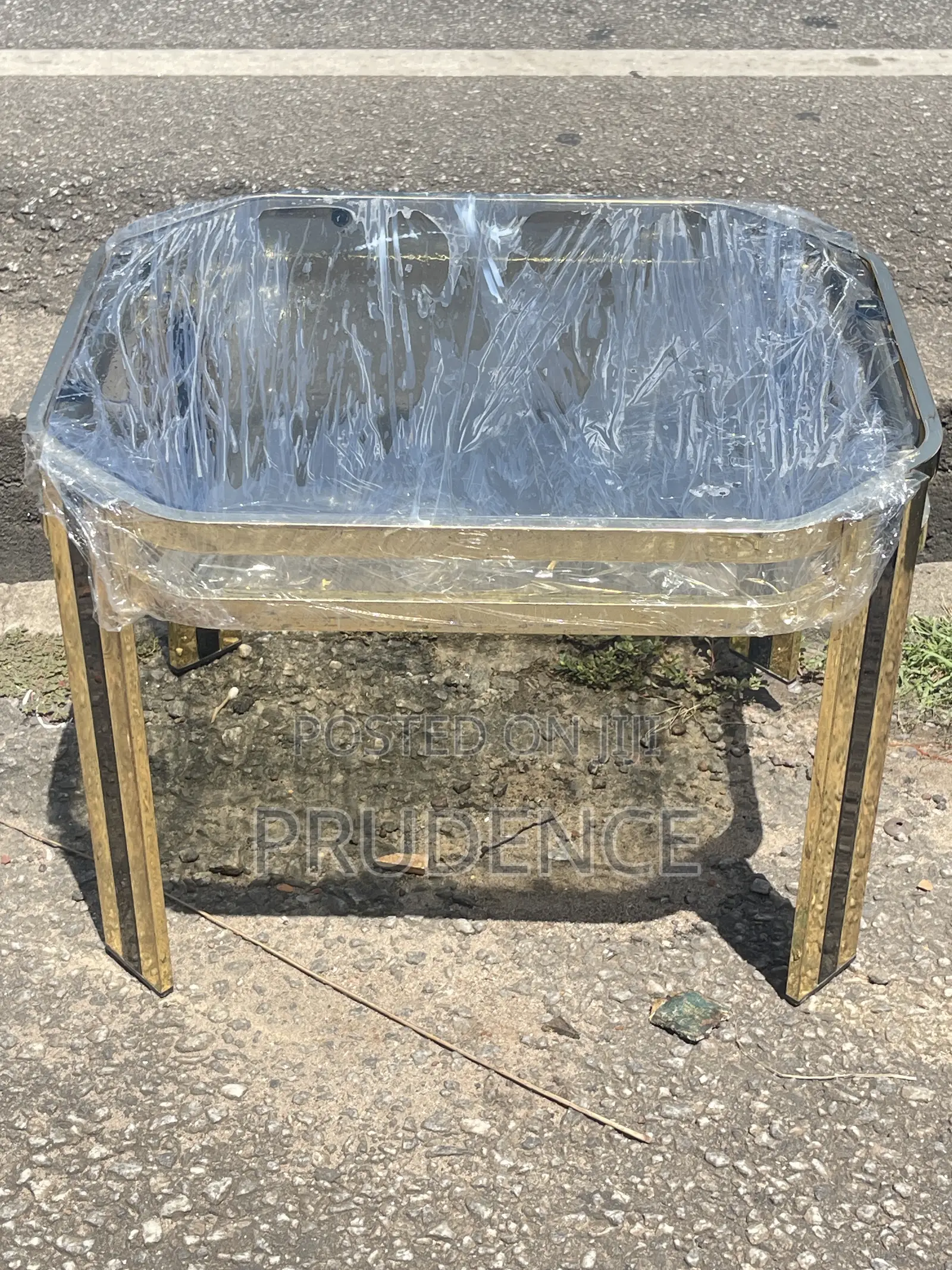 Small Size Center Table With a Double Layer Thick Glass Top