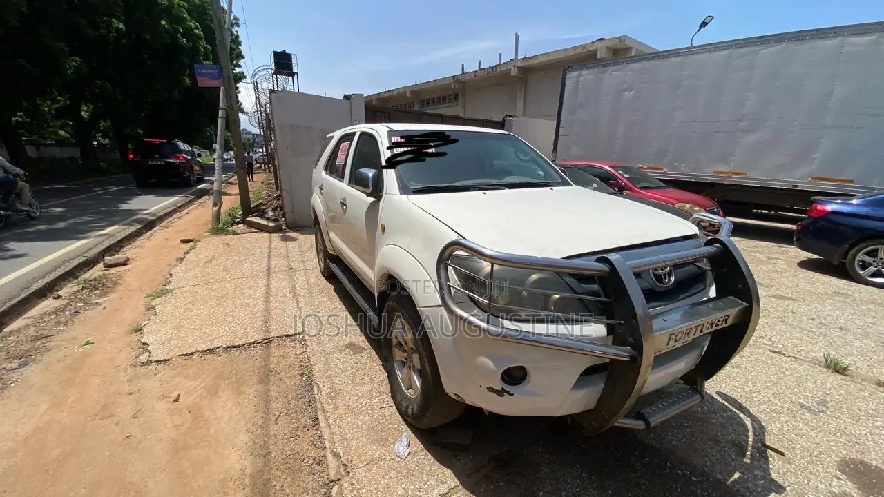 Toyota Fortuner 2009 White