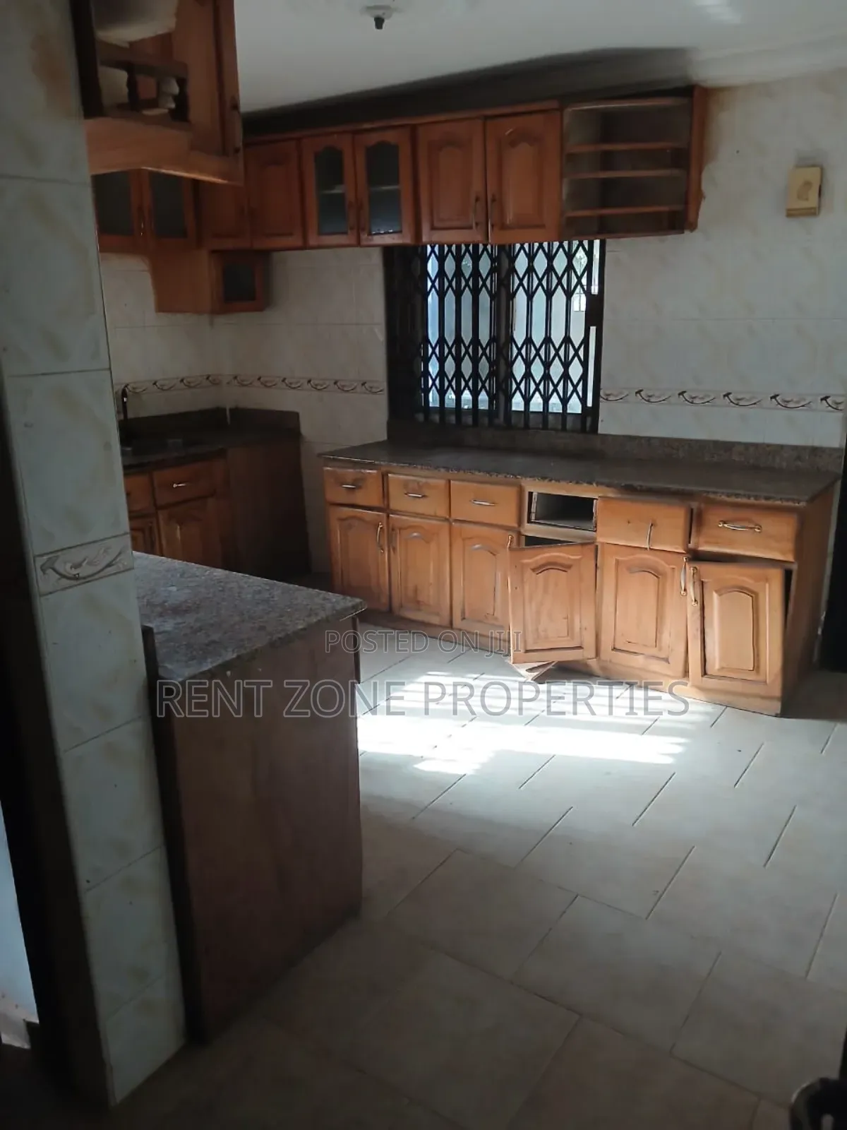 3bdrm Apartment in Ofankor for rent