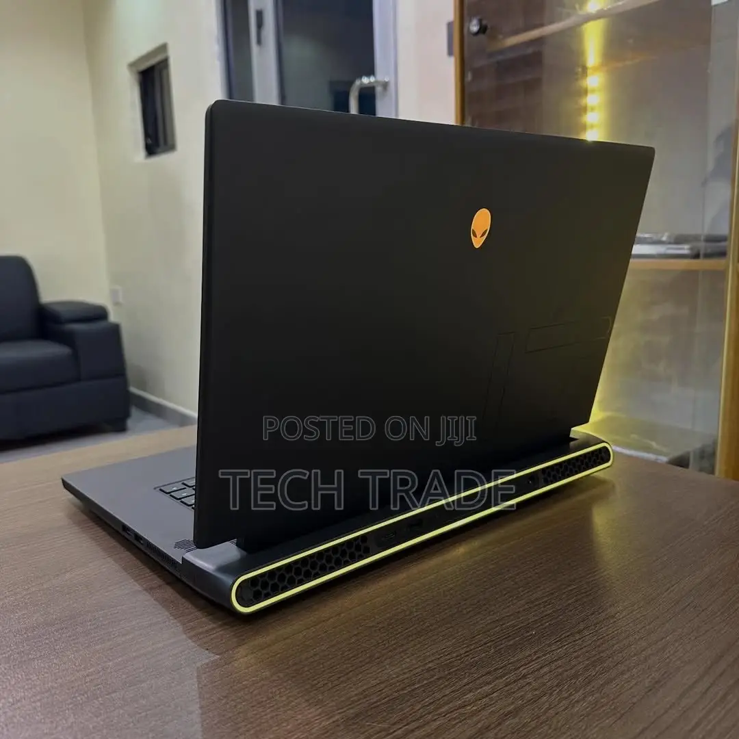 Laptop Alienware m17 R5 16GB AMD Ryzen 9 SSD 1T