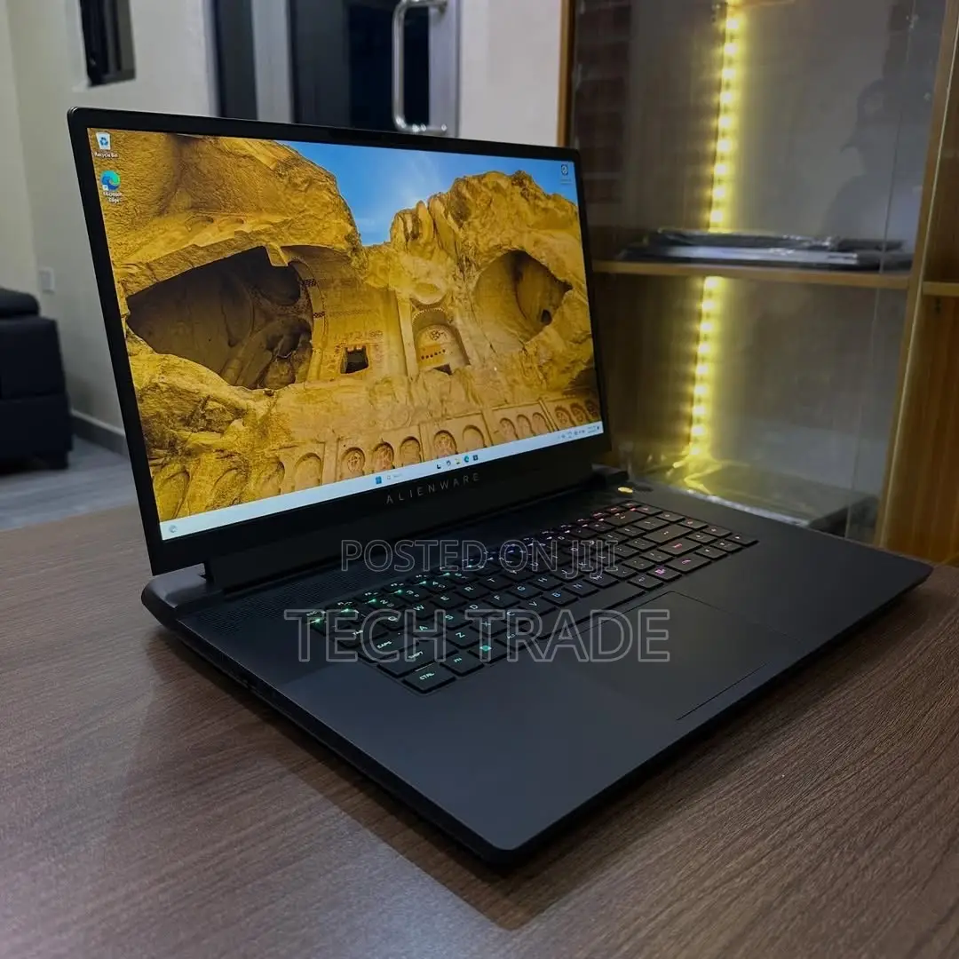 Laptop Alienware m17 R5 16GB AMD Ryzen 9 SSD 1T