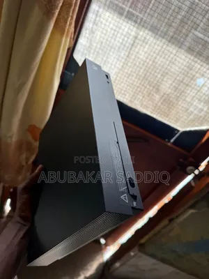 Xbox One X 1tb With Series S/X Controller and Games