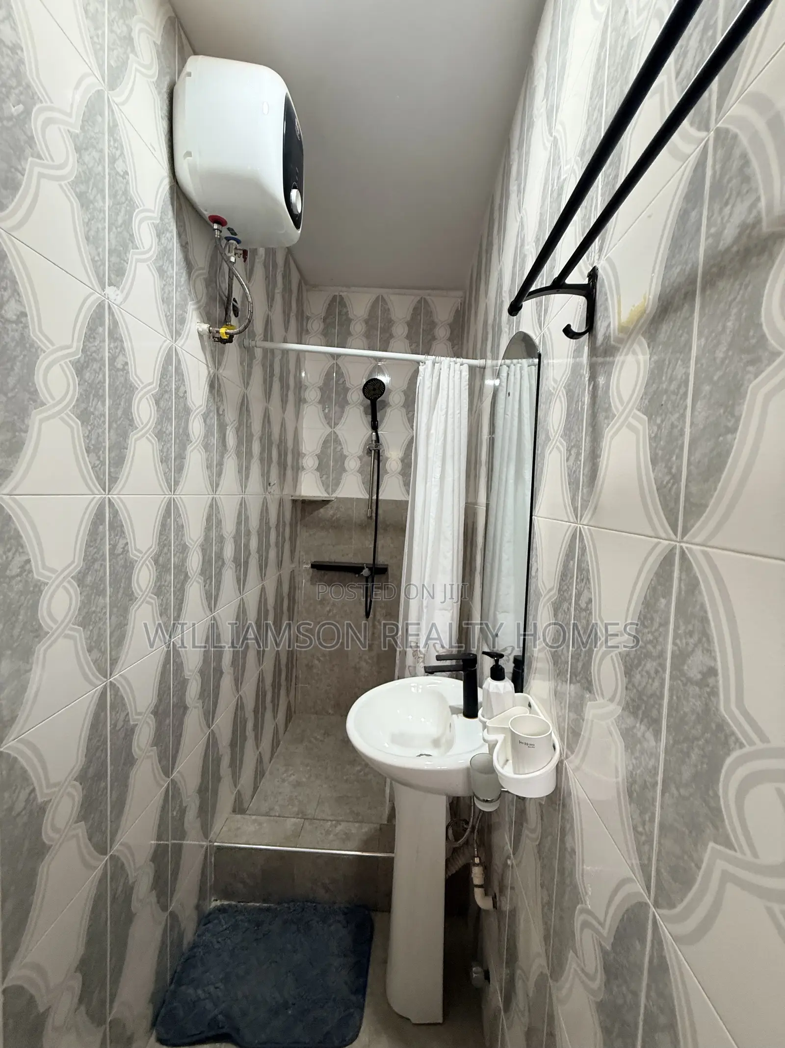 Flabbergasted/Luxury Furnished 2bedrms+3washrms Apt,Spintex