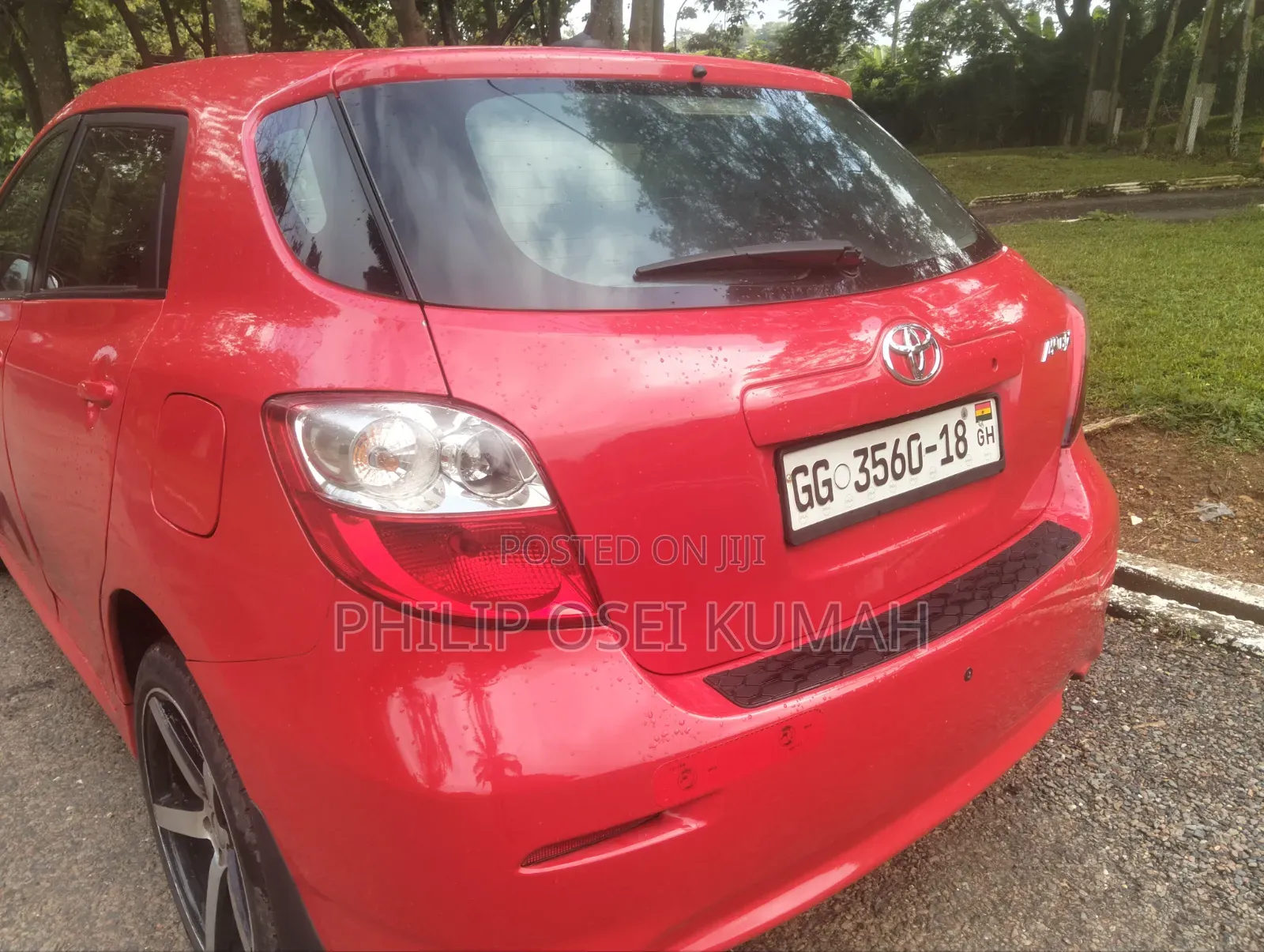 Toyota Matrix L Hatchback FWD (1.8L 4cyl 5M) 2011 Red