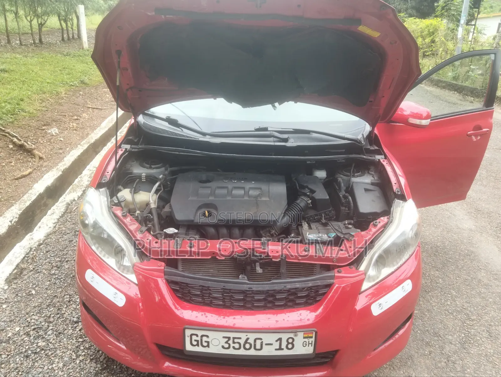 Toyota Matrix L Hatchback FWD (1.8L 4cyl 5M) 2011 Red