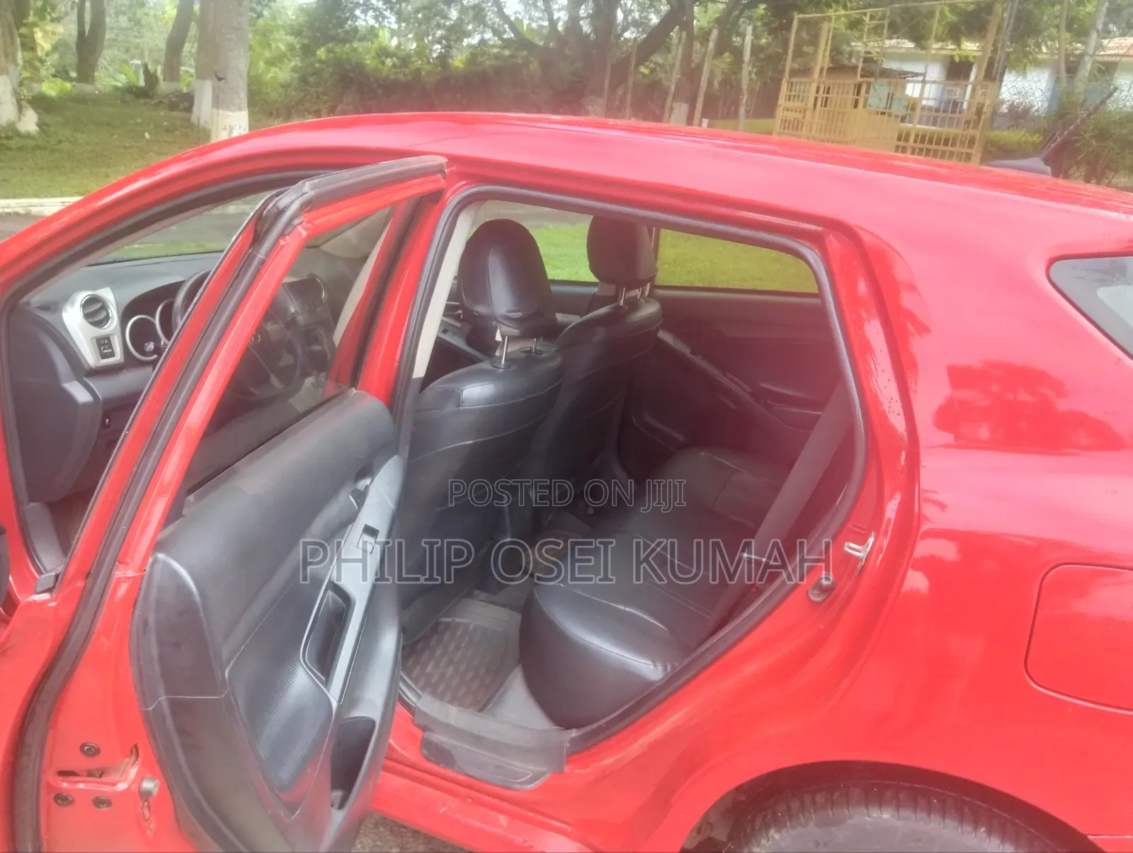 Toyota Matrix L Hatchback FWD (1.8L 4cyl 5M) 2011 Red